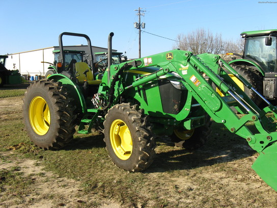 2014 John Deere 5100m Tractors - Utility (40-100hp) - John Deere 