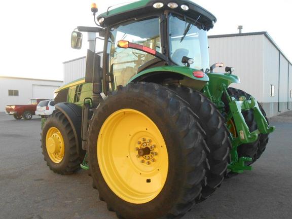 2013 John Deere 7230R