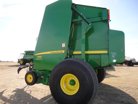 2015 John Deere 569