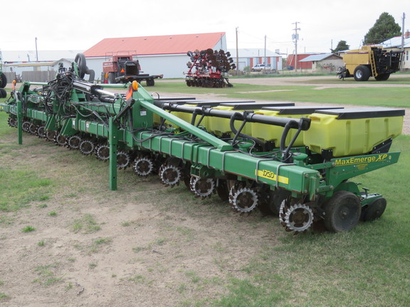 2011 John Deere 1720