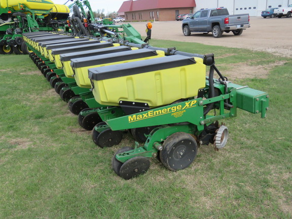 2011 John Deere 1720