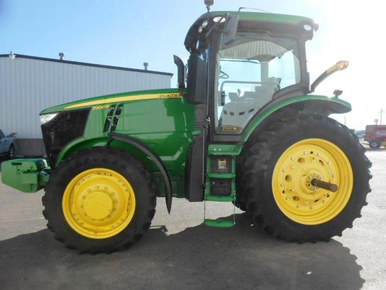 2013 John Deere 7200R