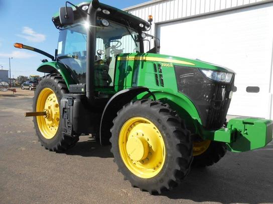 2013 John Deere 7200R