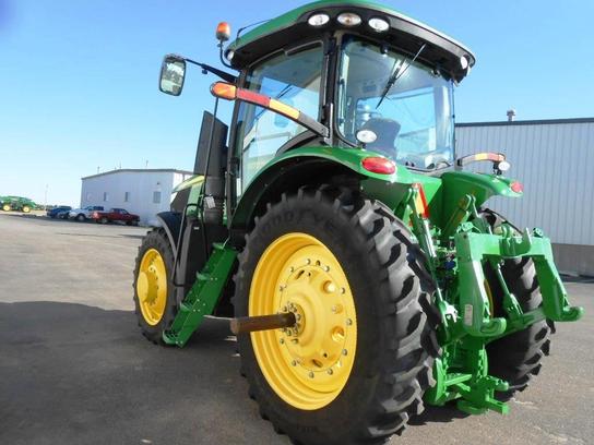 2013 John Deere 7200R