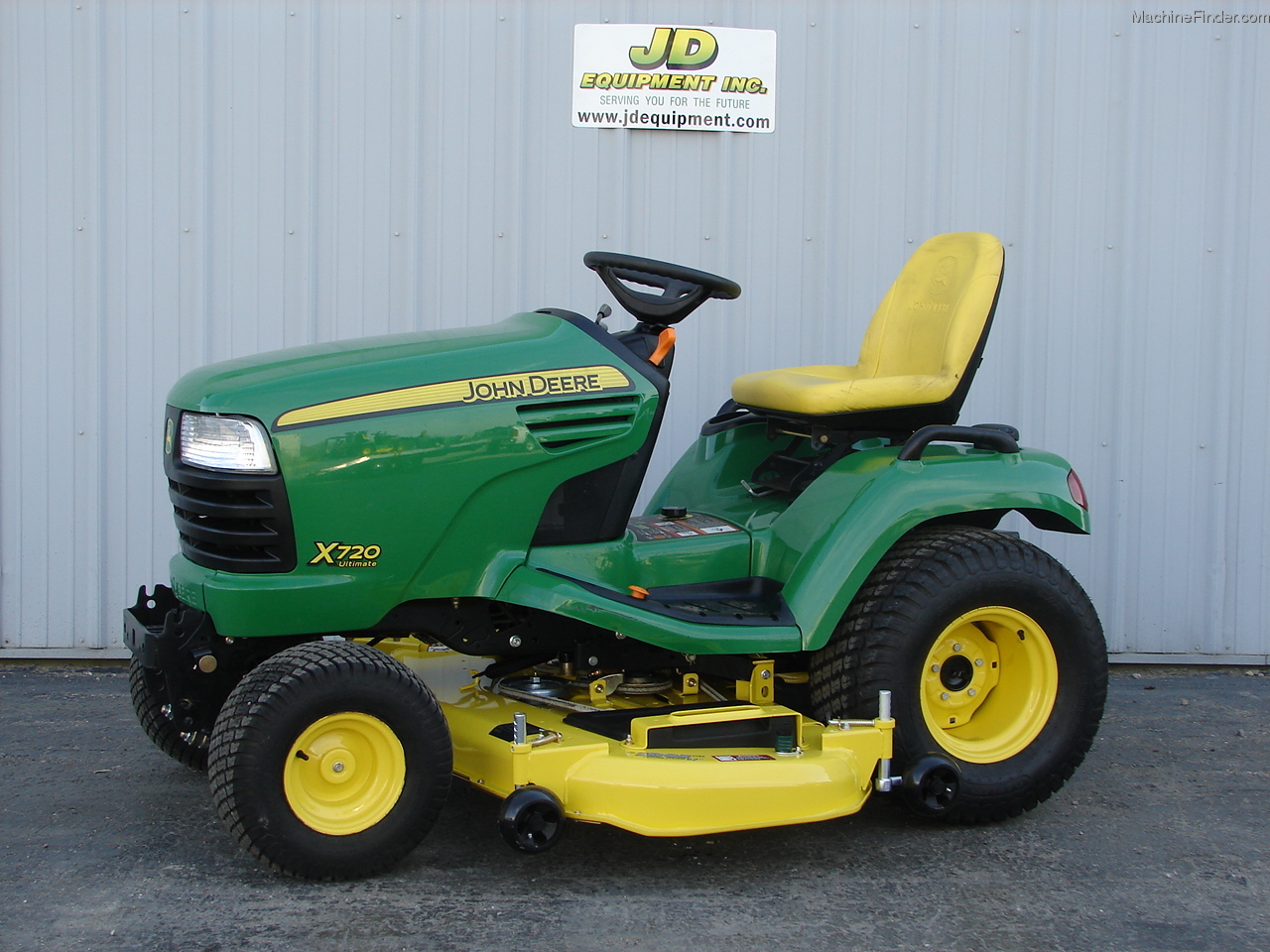 2011 John Deere X720 Lawn & Garden And Commercial Mowing - John Deere 