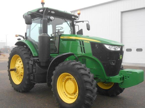 2015 John Deere 7210R