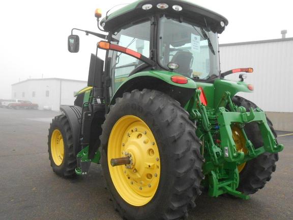 2015 John Deere 7210R