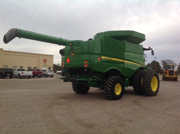 2016 John Deere S670