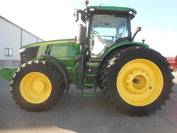 2015 John Deere 7270R