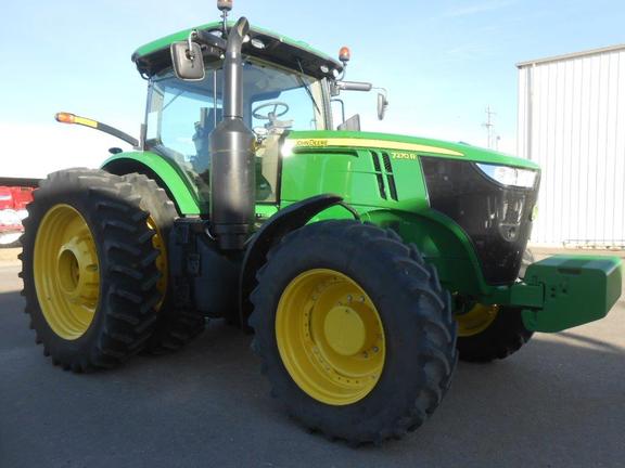 2015 John Deere 7270R