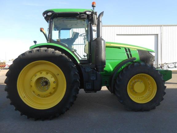 2015 John Deere 7270R