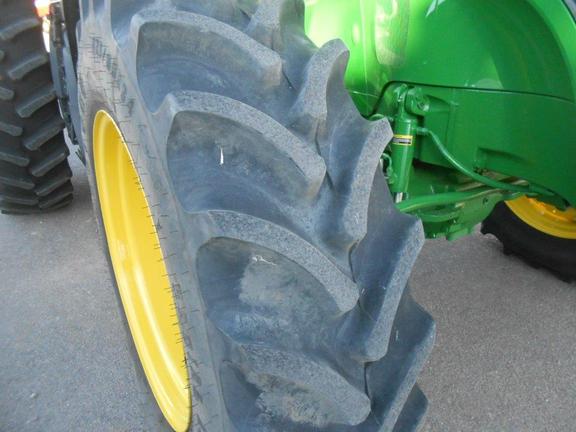 2015 John Deere 7270R