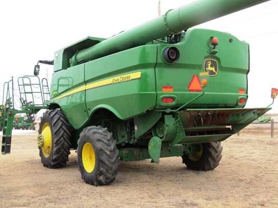 2014 John Deere S670