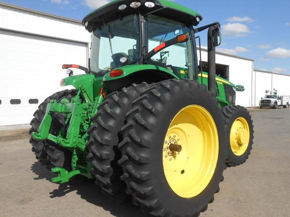 2011 John Deere 7230R