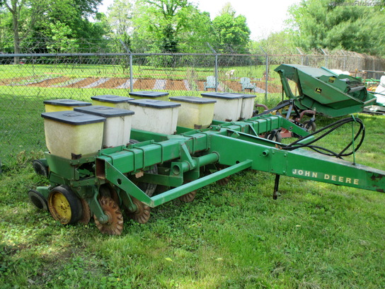 John Deere 7000 - Planters: Drawn - John Deere MachineFinder