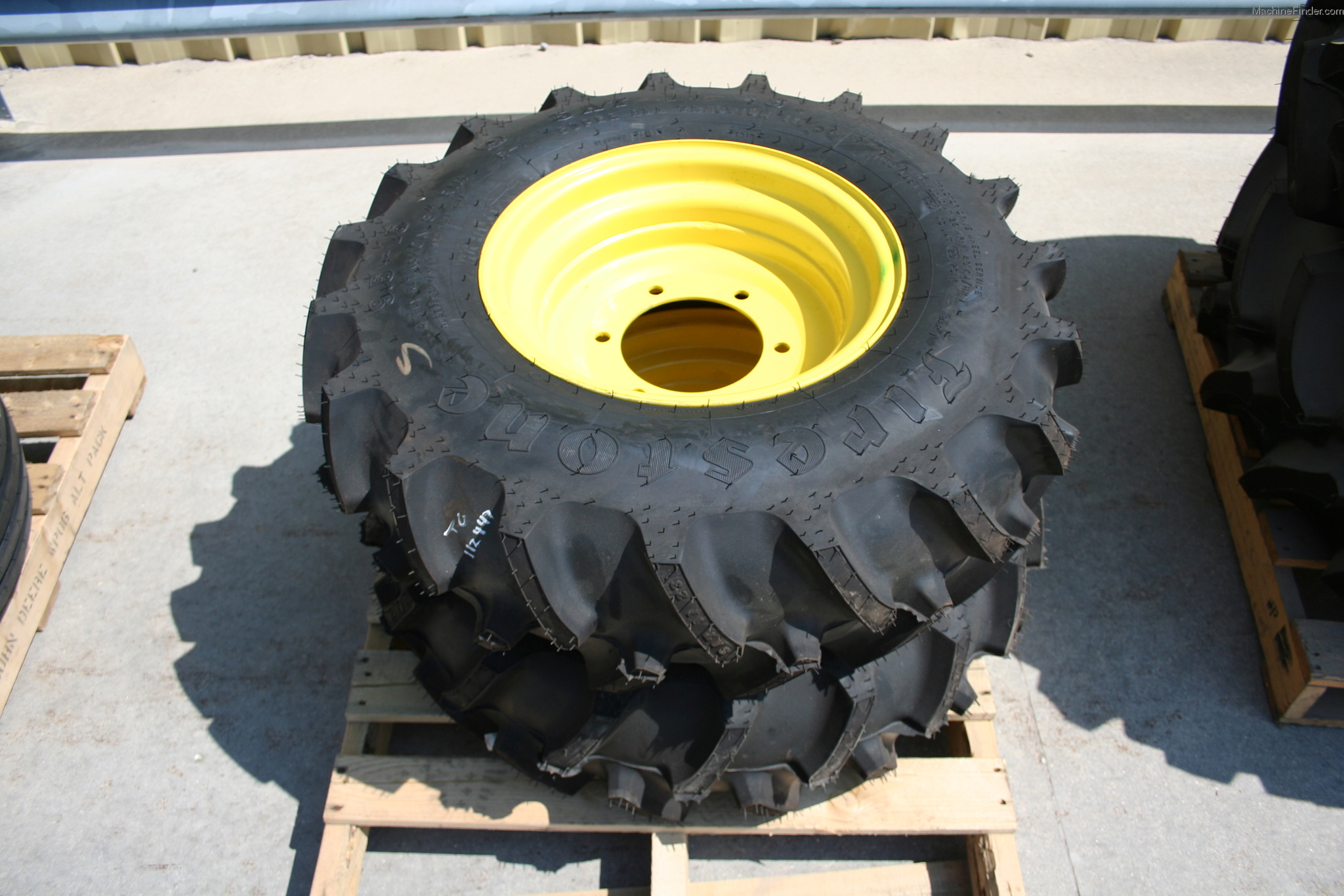 2013-john-deere-9-5x16-wheels-tires-and-attachments-john-deere