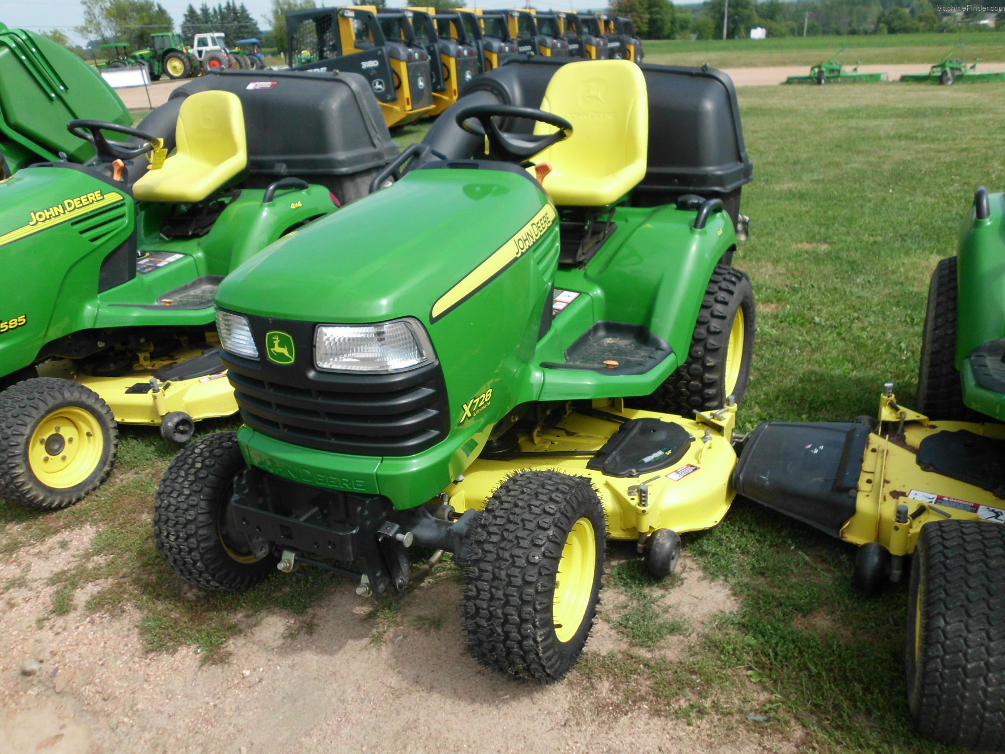 2009 John Deere X728 Lawn & Garden and Commercial Mowing John Deere