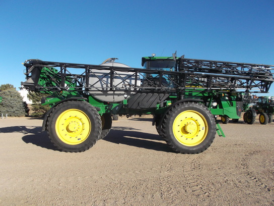 2011 John Deere 4930