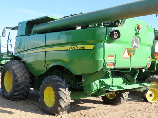 2014 John Deere S670