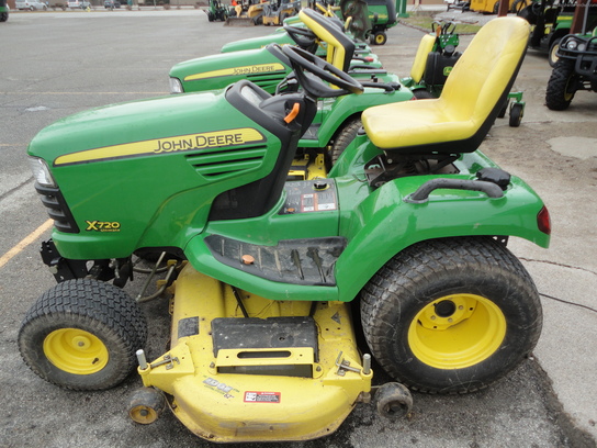 2006 John Deere X720 Lawn & Garden And Commercial Mowing - John Deere 