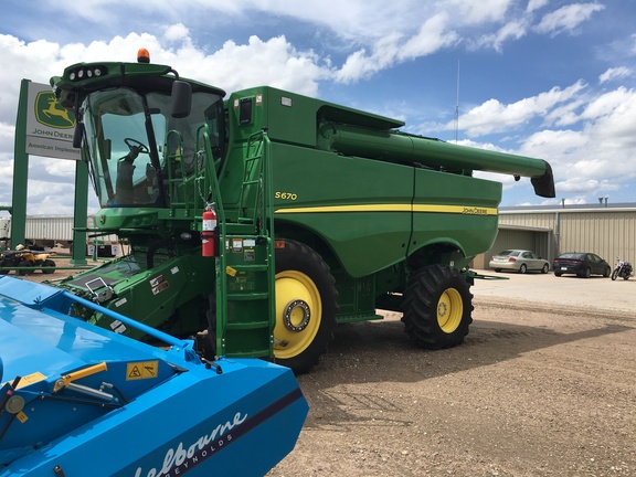 2013 John Deere S670