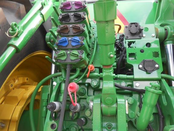 2015 John Deere 7270R