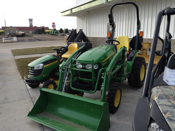 2015 John Deere 2025R