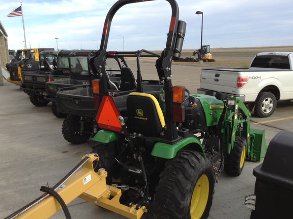 2015 John Deere 2025R