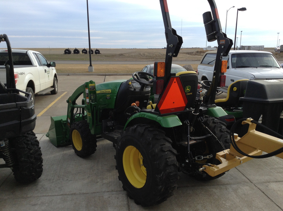 2015 John Deere 2025R