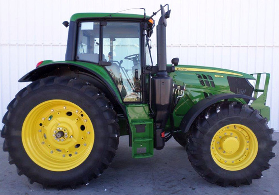 2016 John Deere 6155M