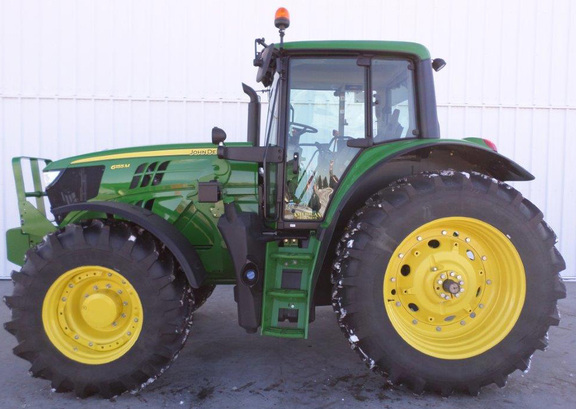 2016 John Deere 6155M