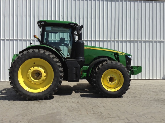 2016 John Deere 8320R