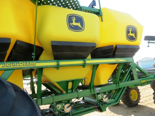 2013 John Deere 1895