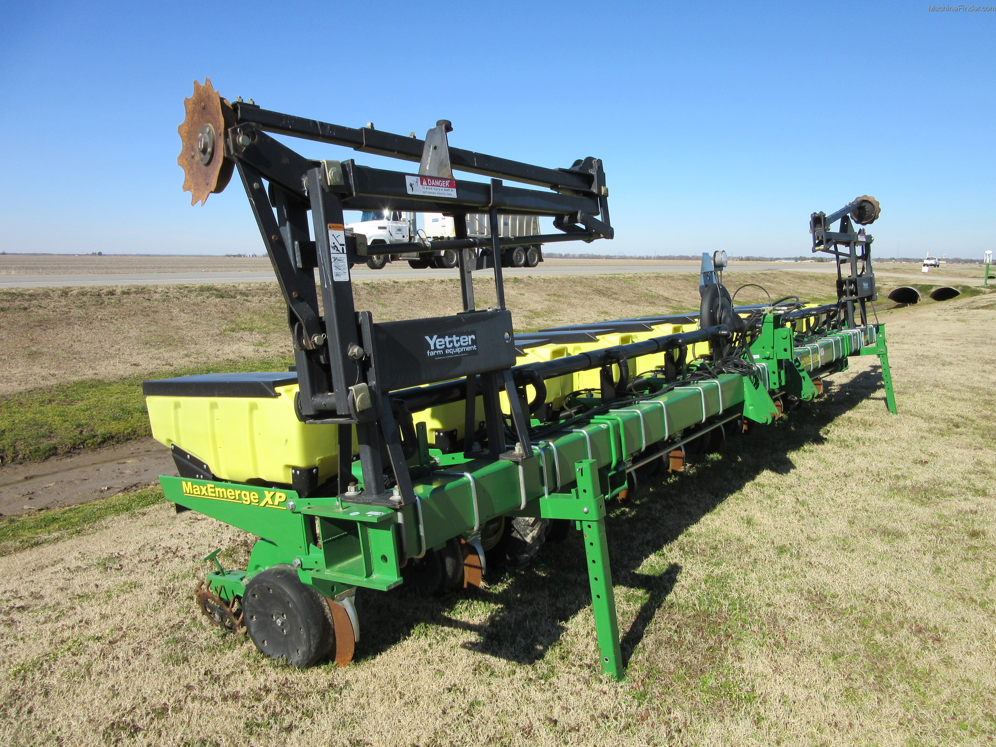 2013-john-deere-1720-planting-seeding-planters-john-deere