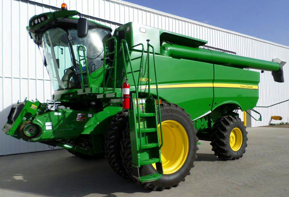 2013 John Deere S670