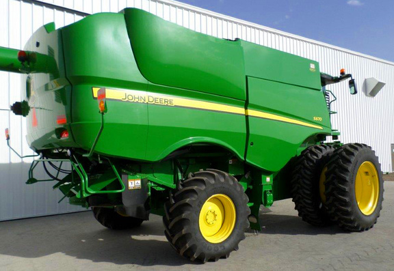 2013 John Deere S670