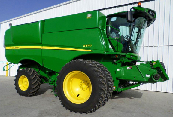 2013 John Deere S670