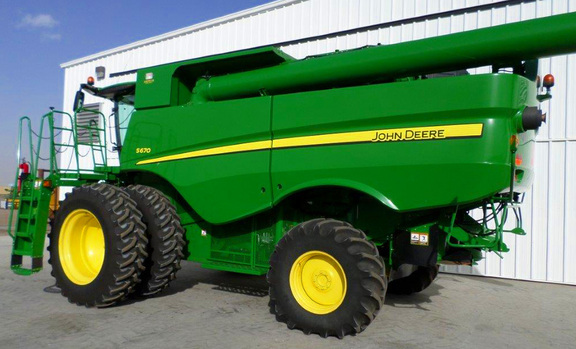 2013 John Deere S670