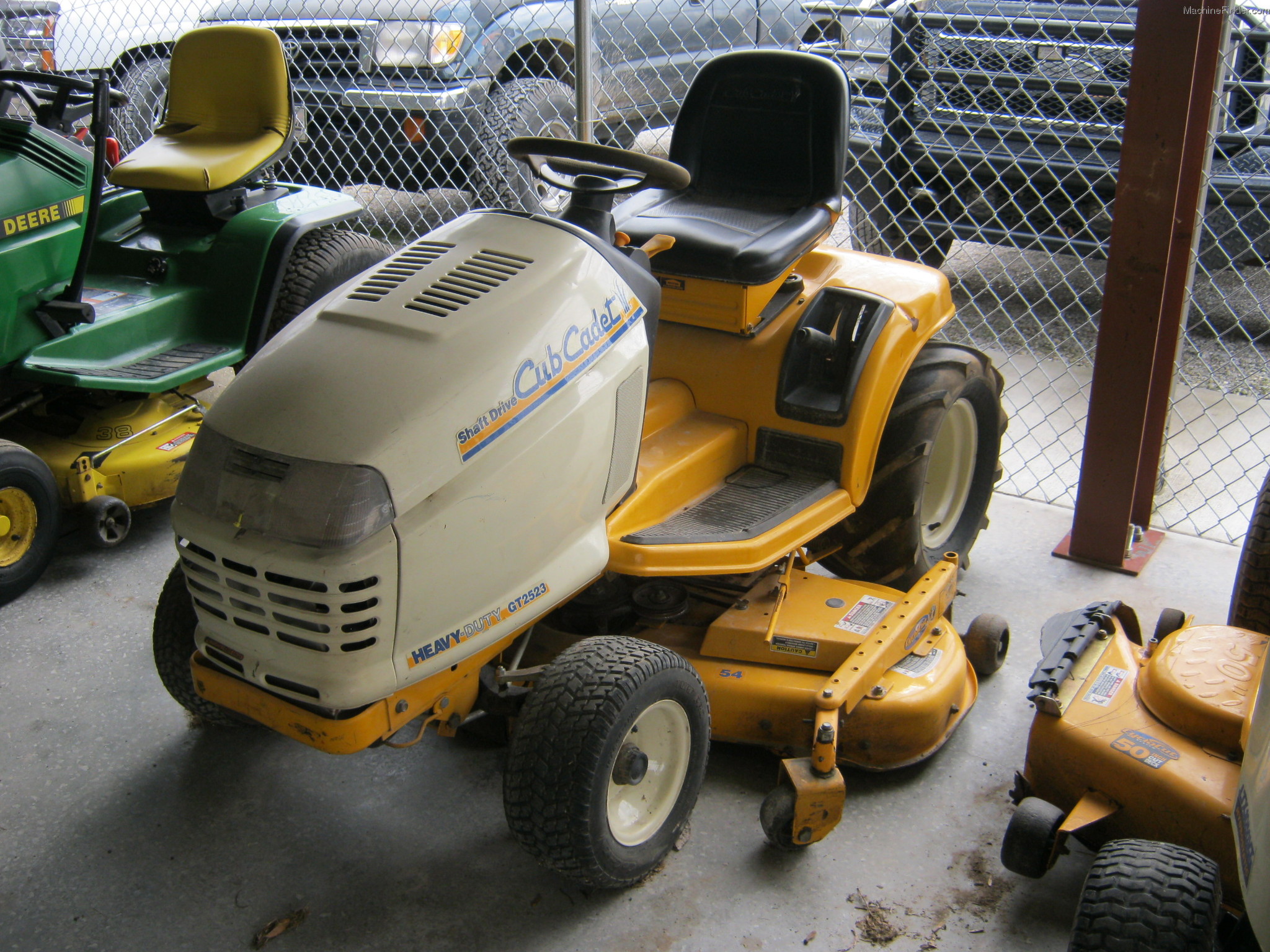 2009 Cub Cadet GT2523 Lawn & Garden and Commercial Mowing - John Deere ...