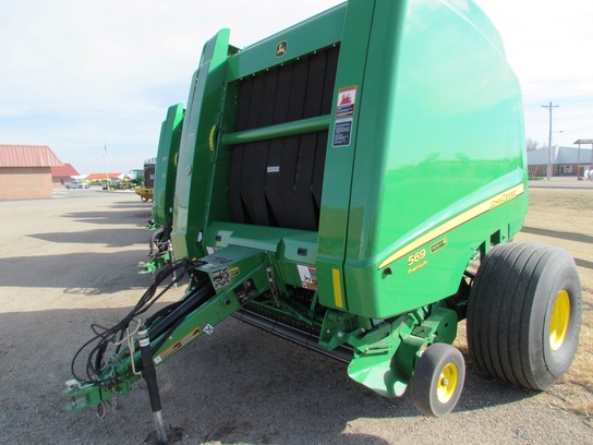 2013 John Deere 569