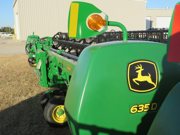 2016 John Deere 635D