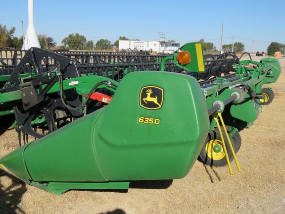 2016 John Deere 635D