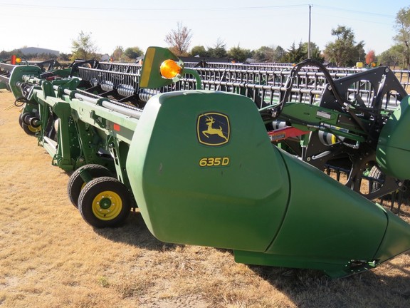 2016 John Deere 635D