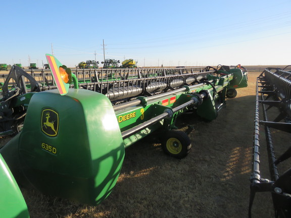 2016 John Deere 635D