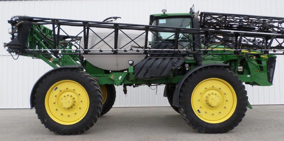 2011 John Deere 4930