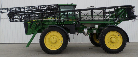 2011 John Deere 4930