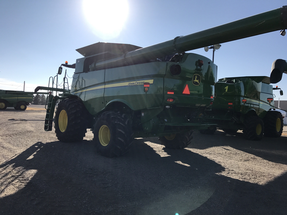 2015 John Deere S670