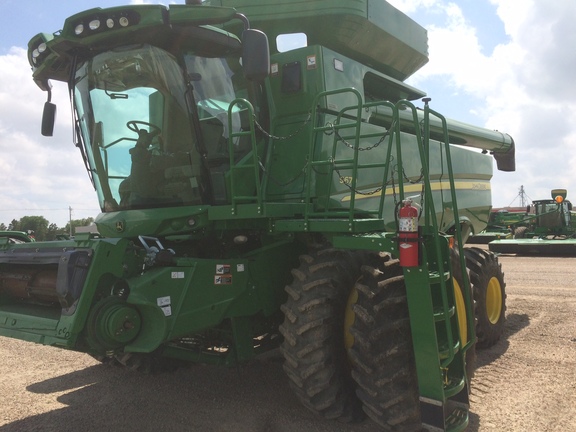 2013 John Deere S670