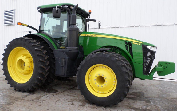 2016 John Deere 8320R