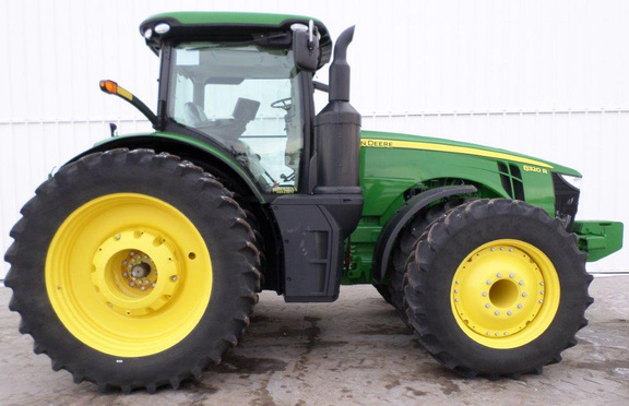 2016 John Deere 8320R